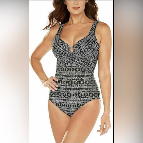 NEW Miraclesuit Criscross One Piece SwimsuitSize 10